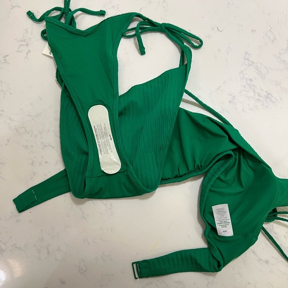 Aerie Emerald Bikini Set. size L bathing suit underwear and size M top - Picture 11 of 14